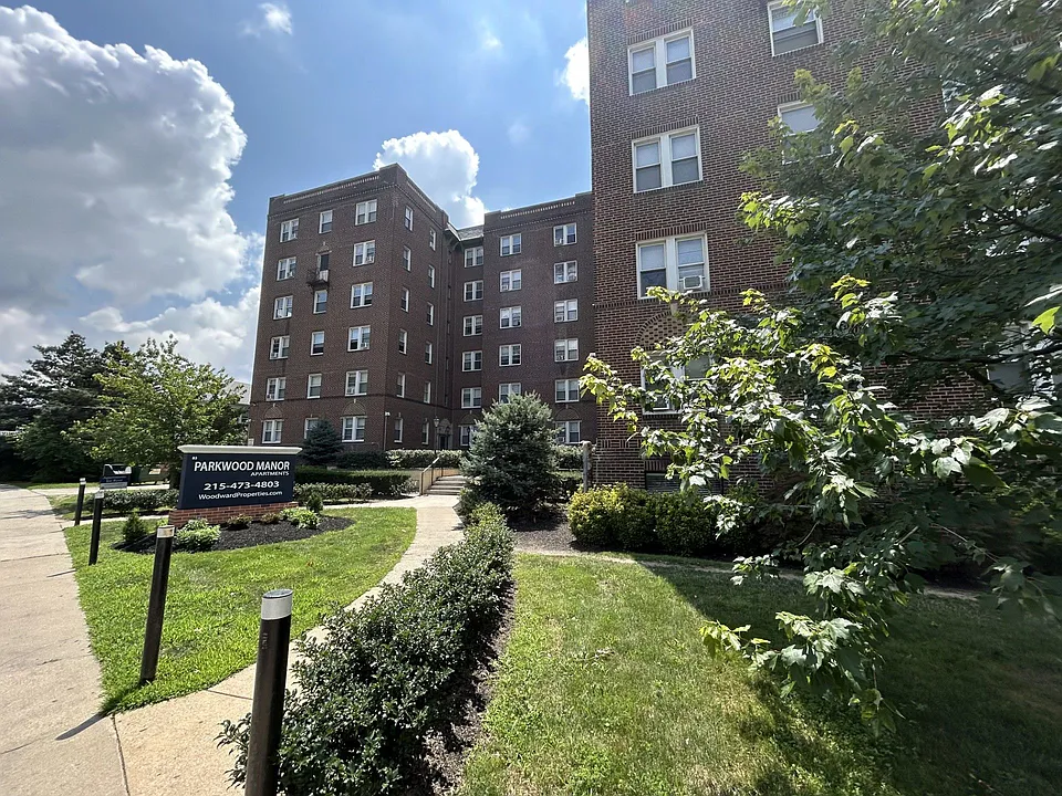 Parkwood Manor Apartments