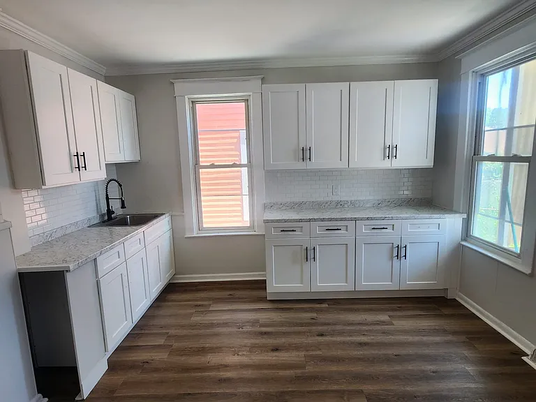 2410 Campbell Ave #1 — Photo 2