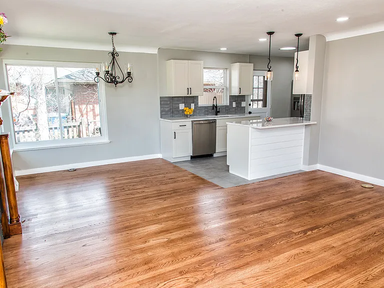 2620 S Holly St — Photo 62