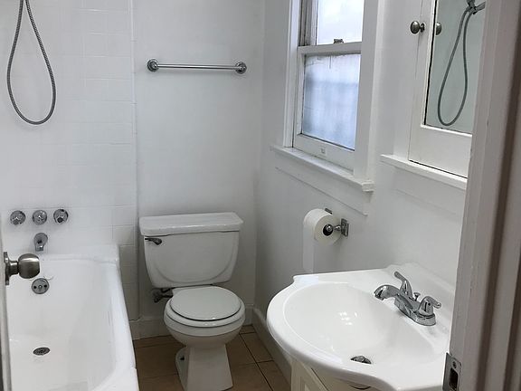 5th image of 5418 Fountain Ave #A
