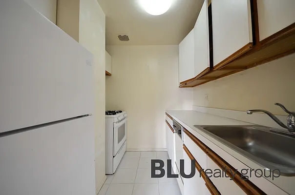 Rented by BLU Real Estate | media 11