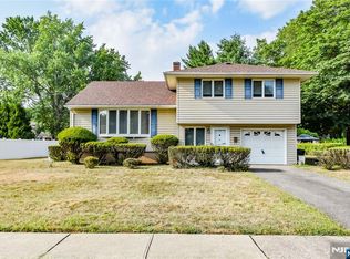 10 Rutgers Ct, Wayne, NJ 07470