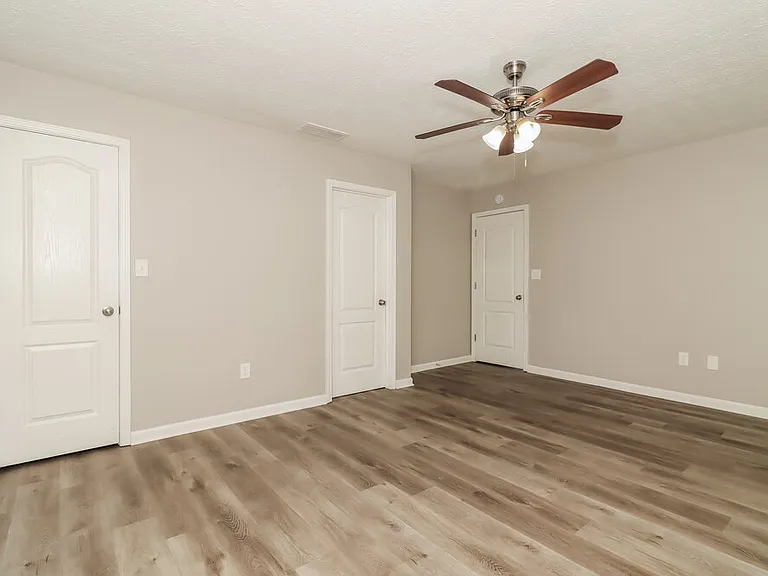 100 Saint Ann Cir — Photo 13