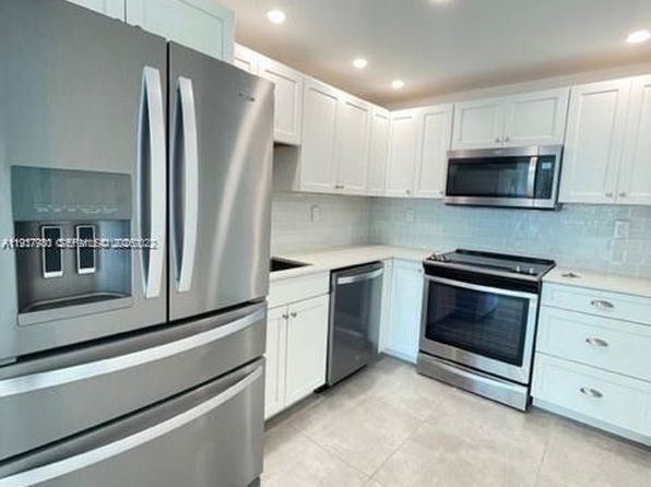 120 Lakeview Dr APT 303