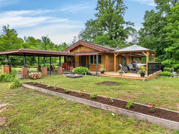 3400 Juniper Point Rd, Selwyn, ON K0L 2H0