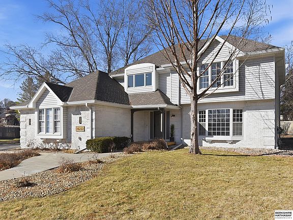 2nd image of 16222 Oak Cir