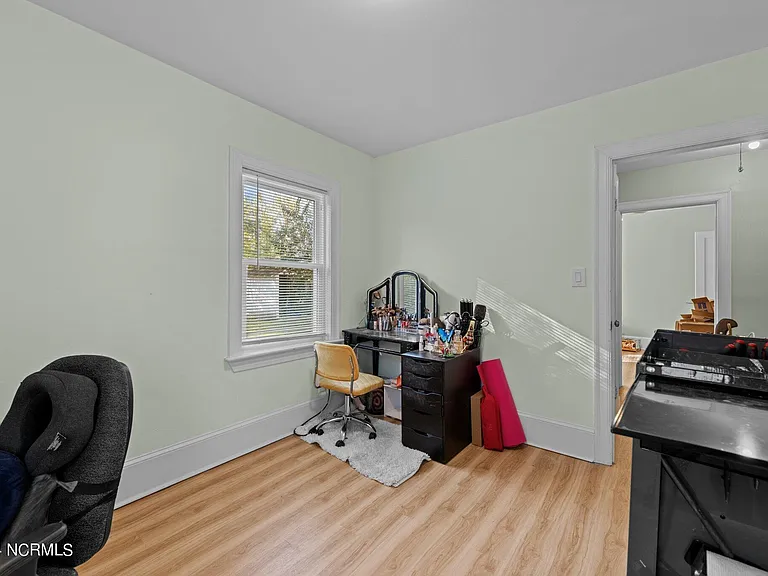 607 Watson Ave — Photo 4