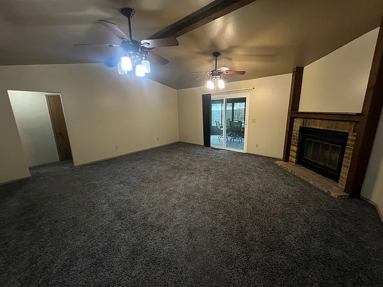 8978 Gardengate Dr — Photo 2
