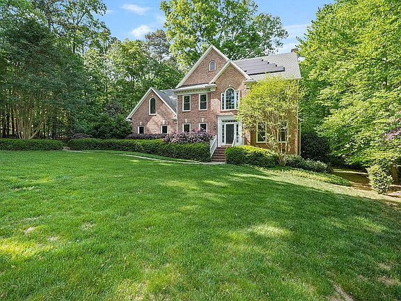 3rd image of 832 Tadlock Dr