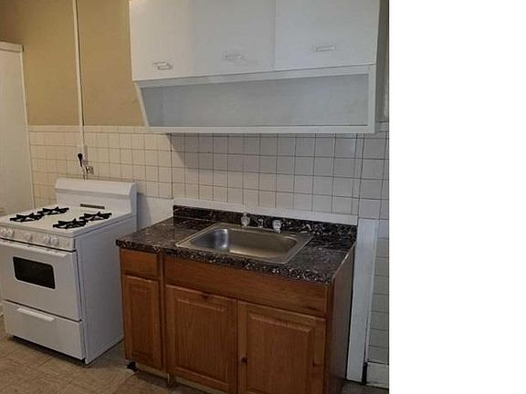 4th image of 219 N Mersington Ave