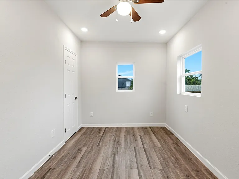 7010 Brownsville St — Photo 14