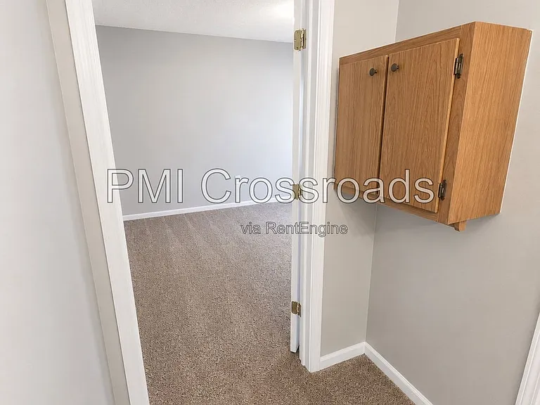 153 S Cypress Ave — Photo 18