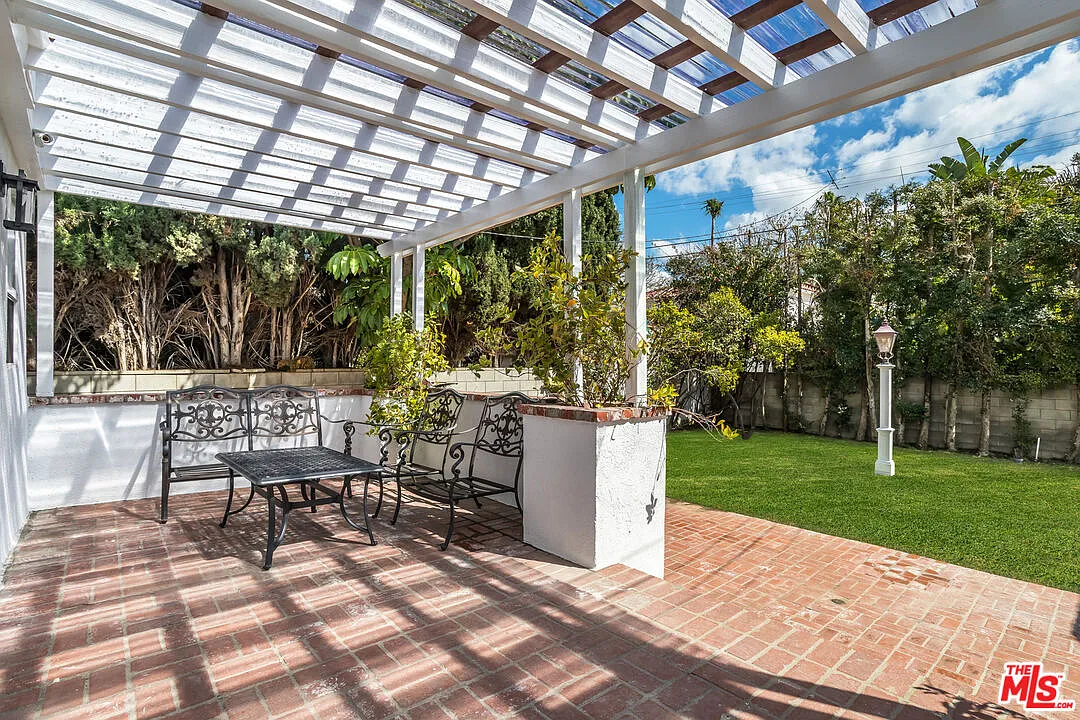 3 bed, 3.5 bath, $10,500 — Photo 2