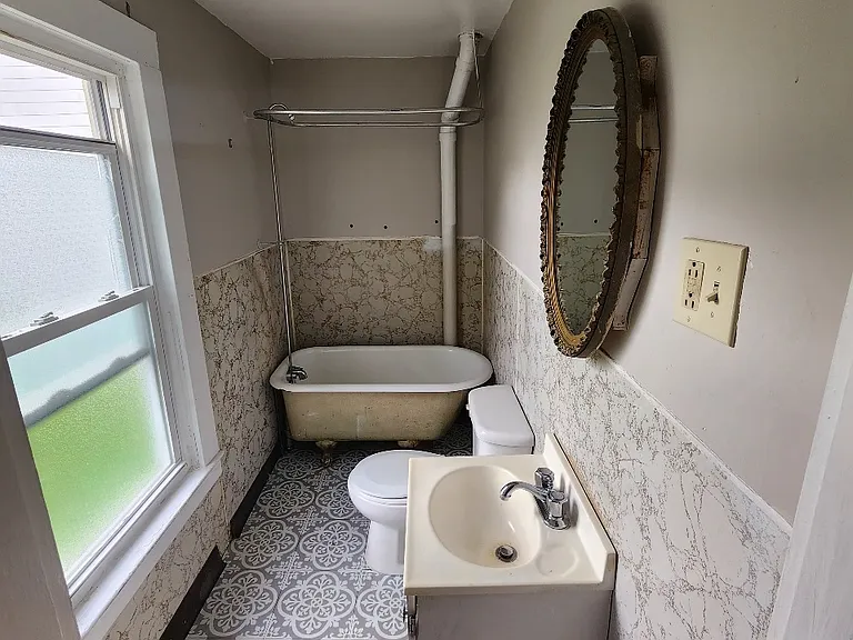 308 1st St #2 — Photo 9