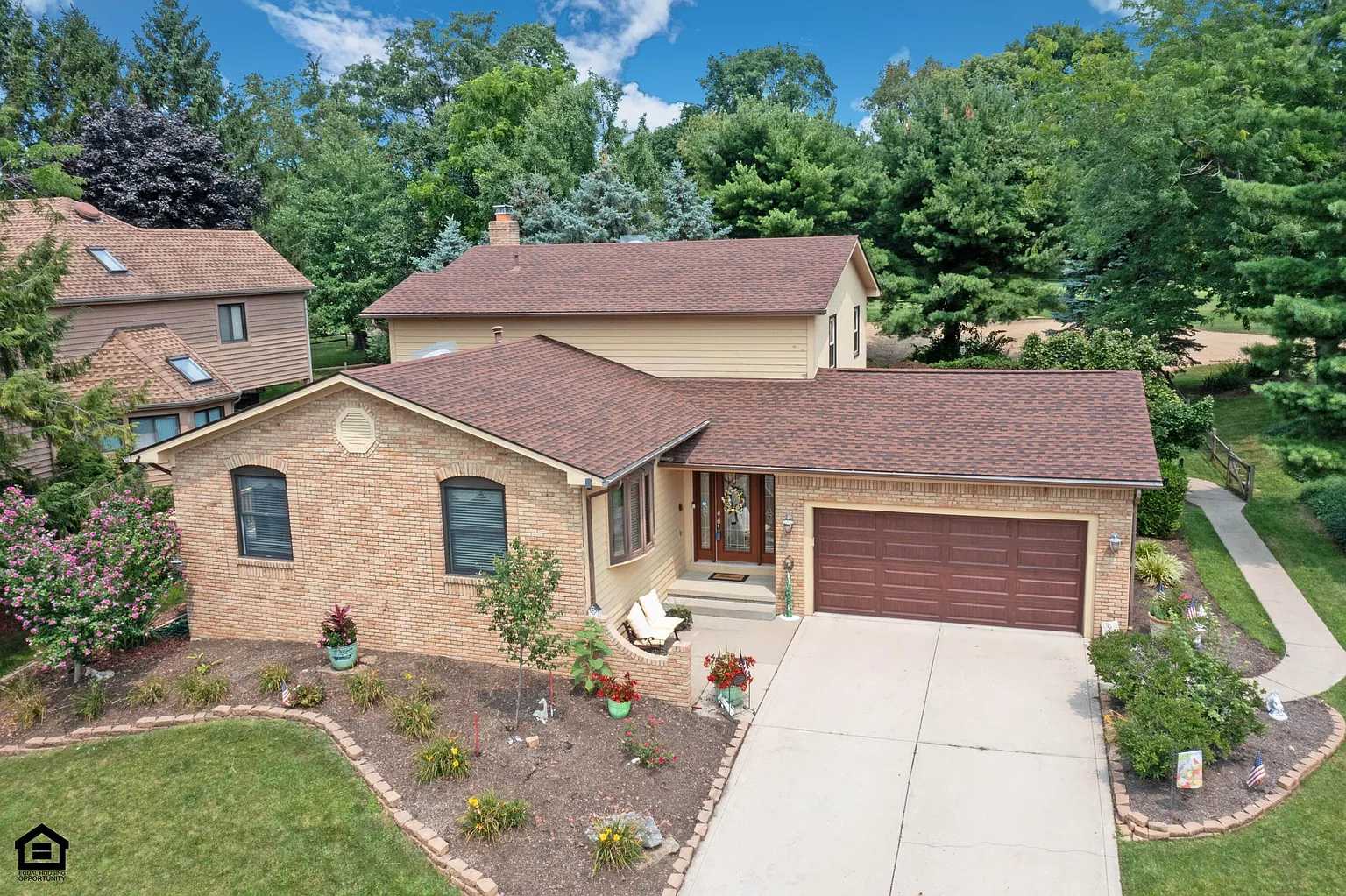 5584 Lynx Dr photo 1