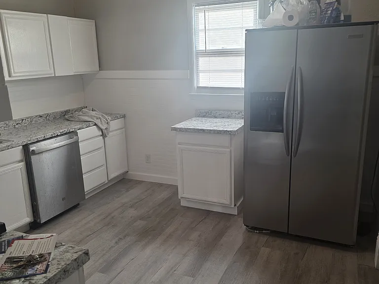 811 Elk St — Photo 9