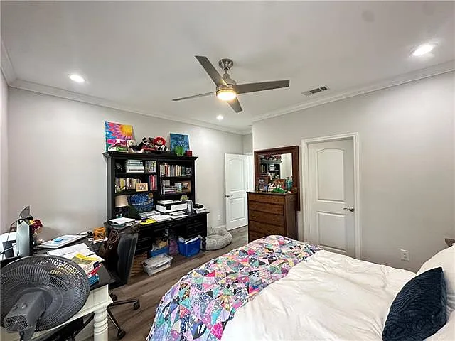2615 Banks St — Photo 9