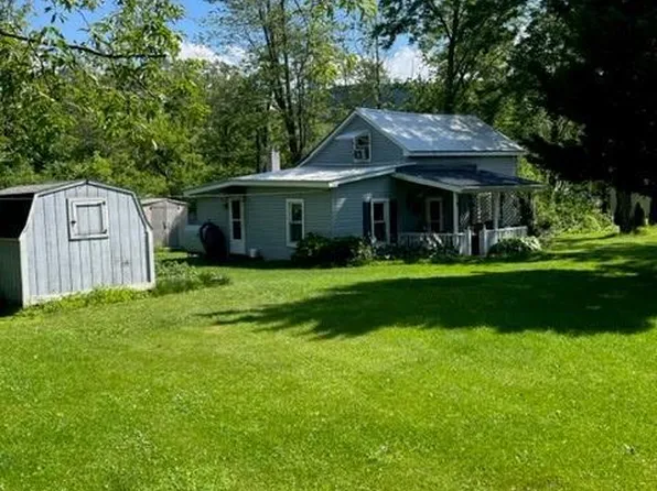 8 Bart St, Milroy, PA 17063