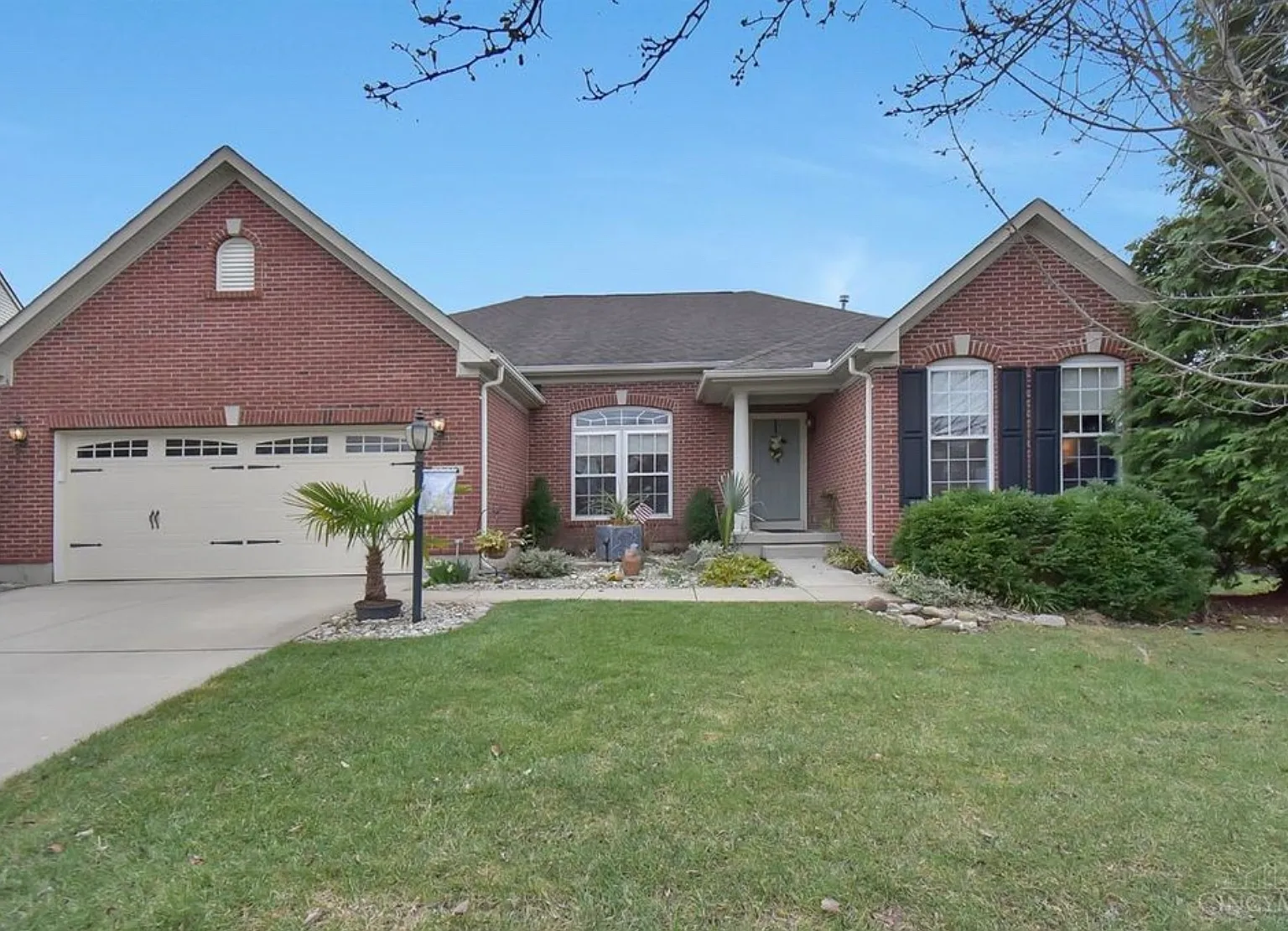 1312 Oakhurst Ct — Photo 2