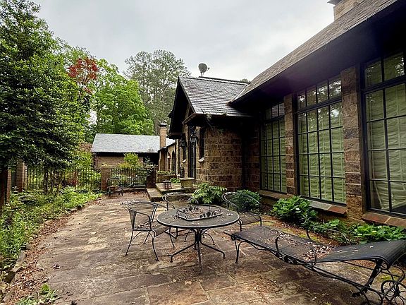 5th image of 935 Brookridge Dr