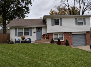 8914 W 93rd St, Overland Park, KS 66212