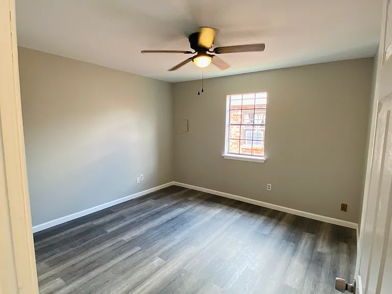 302 Sweetbriar St #B — Photo 11