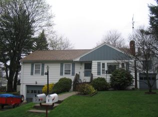 3 Jordan Ter, Edgartown, MA 01536