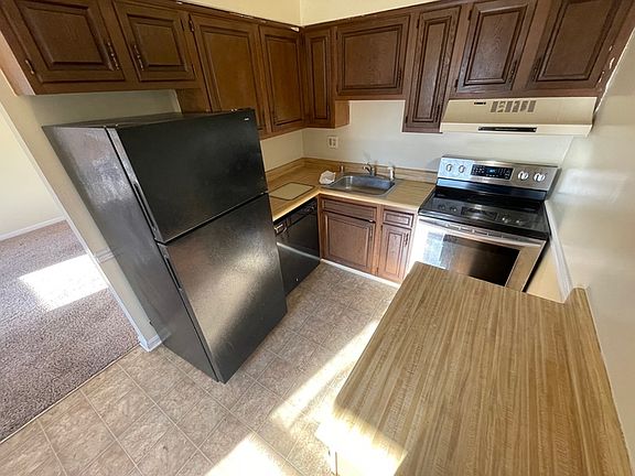 5th image of 4224 Haney Way #2