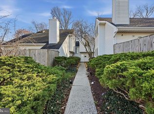 805 Locust St #6, Herndon, VA 20170