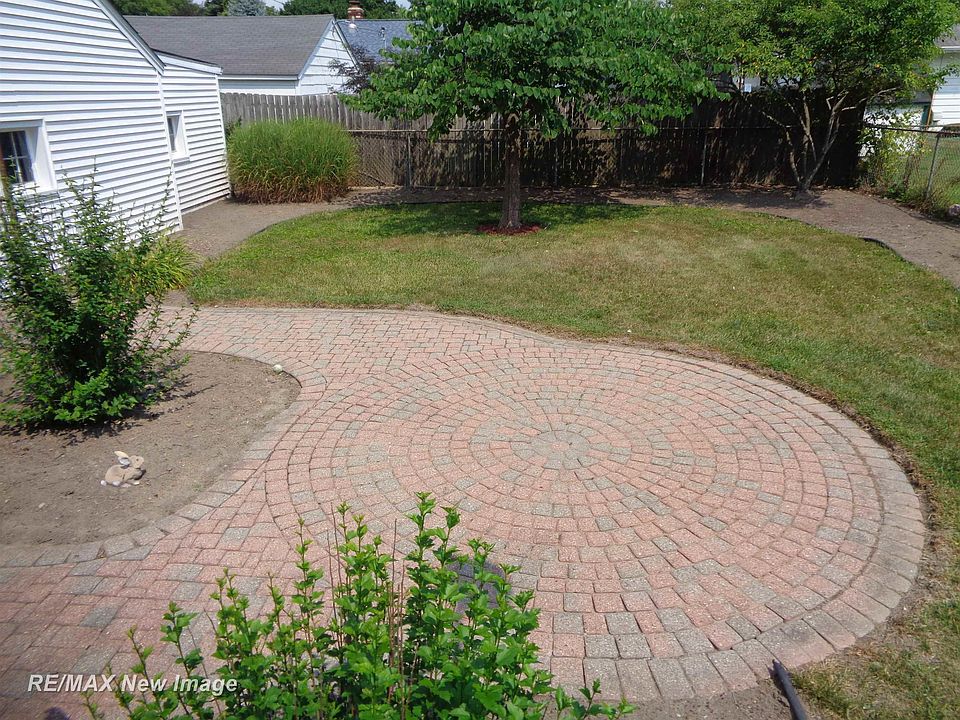 25th image of 4 Southlawn Ct