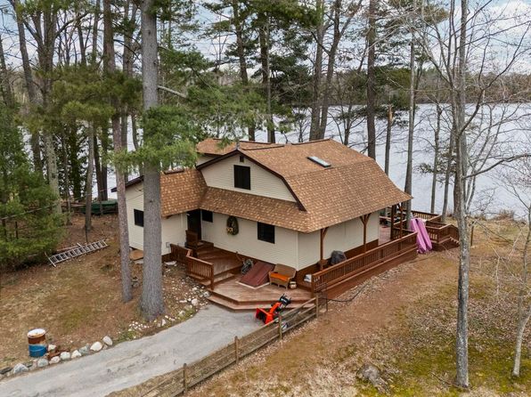 11734 Lake Shore Dr, Fife Lake, MI 49633