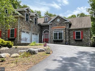 536 Turnberry Ln, Hazleton, PA 18202