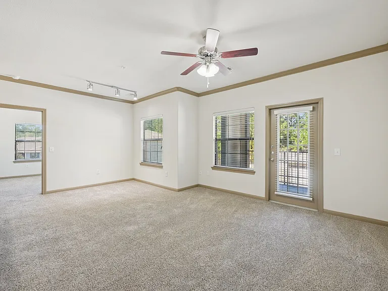 West Creek Apartments — Photo 16