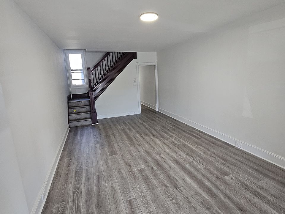 1st image of 408 Grand St