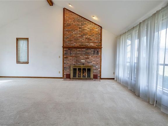 3rd image of 265 Depew Ave