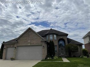21544 Castellana Dr, Macomb, MI