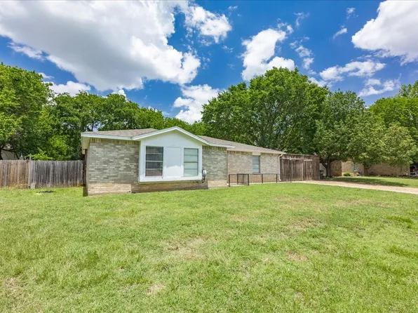 307 Windmere Cir, Corinth, TX 76210