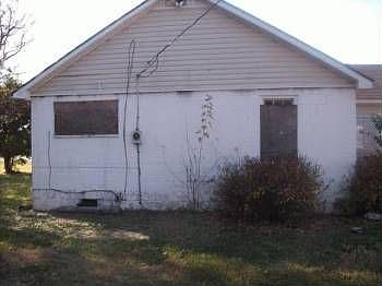 4th image of 2411 Marshall St