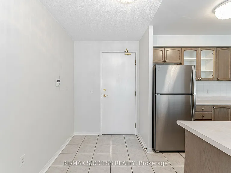 11 Michael Power Pl #Penthouse 14 — Photo 3