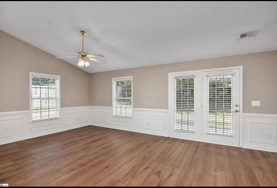 27 Sweetland Ct — Photo 4