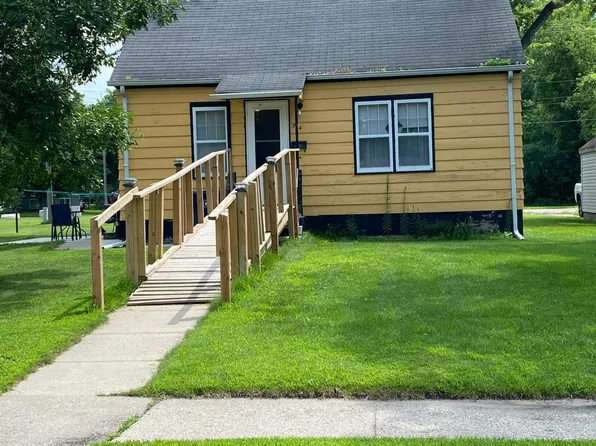 514 10th St N, Benson, MN 56215