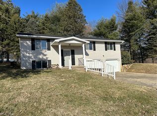 221 Schaar Dr, Dover, OH