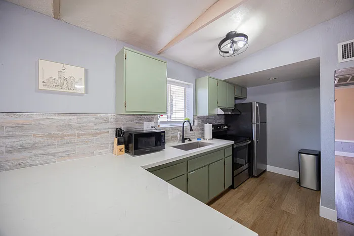 1221 E Highland Ave #3 — Photo 9