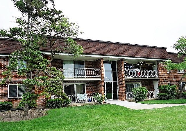 1st image of 1110 Westover Ln Unit 1B