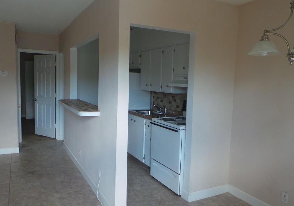 1st image of 4050 NE 1st Ave #4050128