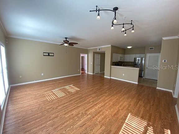 5th image of 556 Water St #556