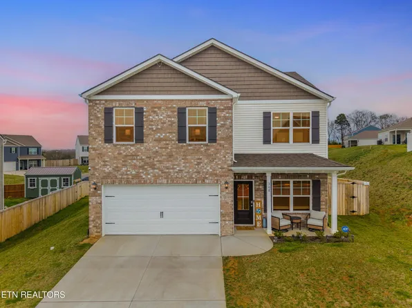 308 Heritage Crossing Dr, Maryville, TN 37804