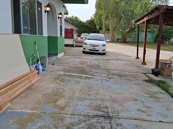 5th image of 9317 Lamar St