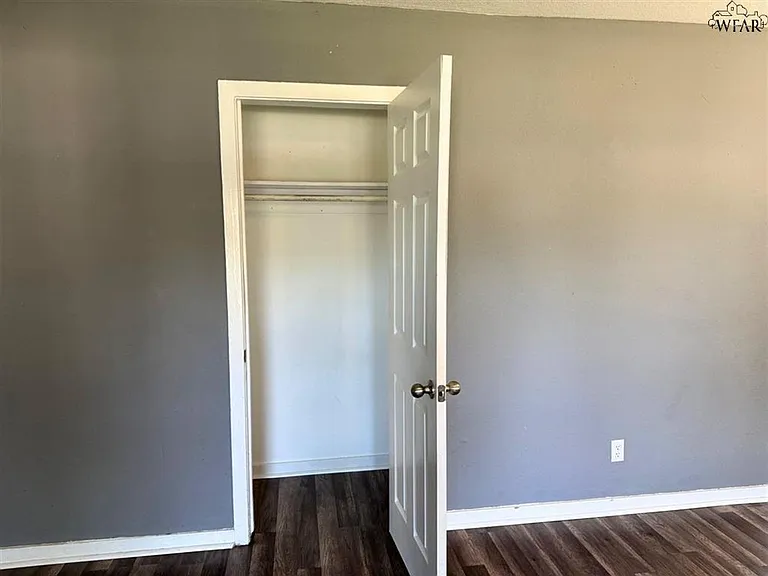 2949 Cunningham Dr — Photo 3