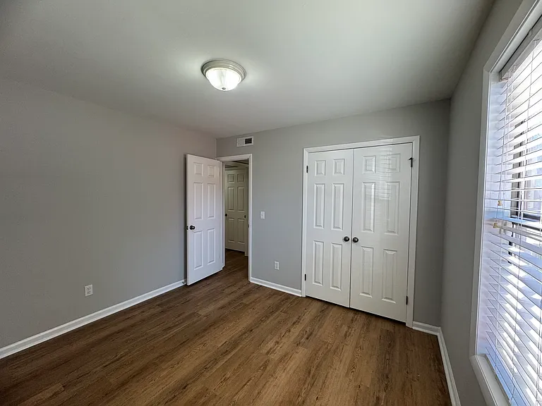 514 Brookside Ct — Photo 24